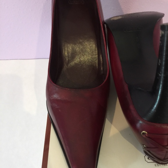 Coach red leather detail pump - Picture 2 of 4